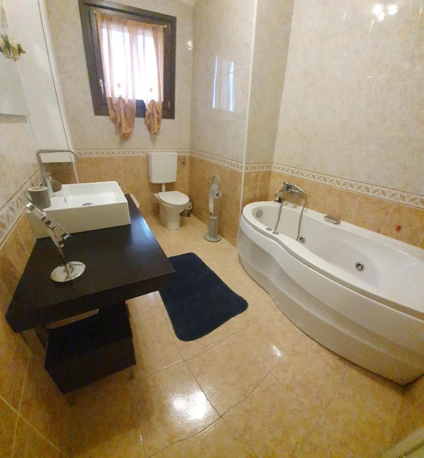 Casa Cristina Lägenhet Parma Exteriör bild